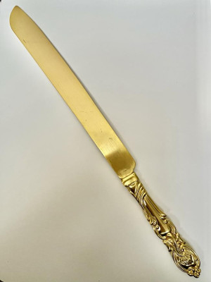 OrnateHandleGoldWeddingCakeKnifeJPG